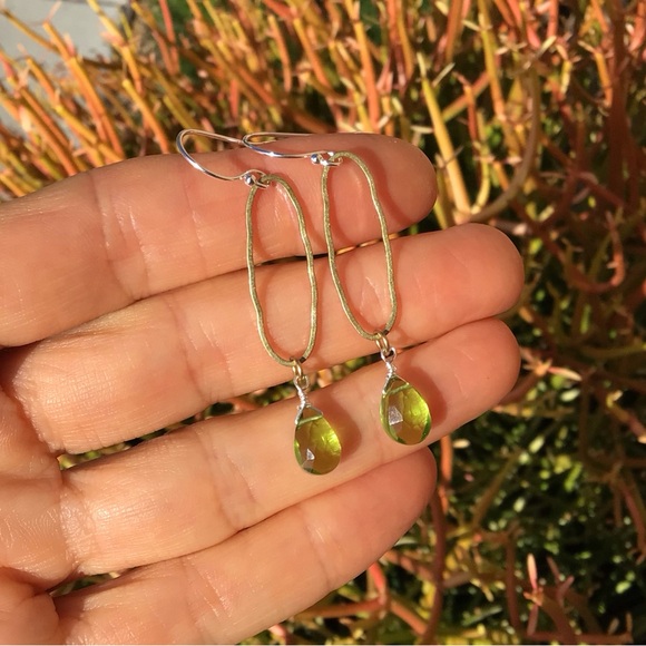 Peridot sundance charm artisan Earrings - Picture 4 of 8